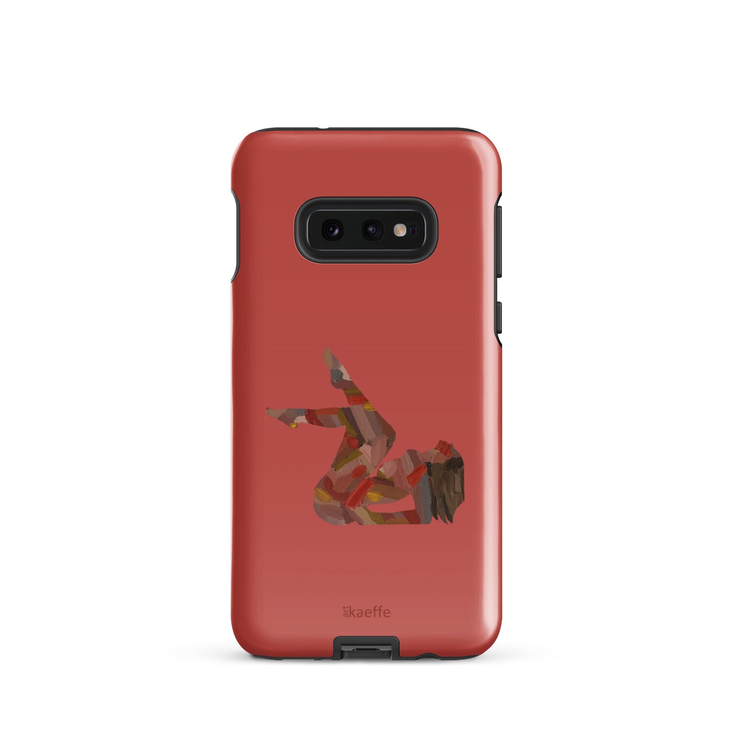 Wir präsentieren die Hardcase Samsung®-Hülle - Anthelia von Kaeffe Art: eine rote Handyhülle mit abstraktem Kunstwerk einer Person in verschiedenen Braun-, Grün- und Rottönen, die so positioniert ist, als ob sie schweben oder frei fallen würde. Der Hintergrund ist durchgehend rot und die Hülle verfügt über präzise Aussparungen für die Kamera und andere Anschlüsse. Sie ist außerdem fallfest und stoßabsorbierend für zusätzlichen Schutz.